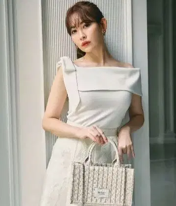 Her Lip To 비대칭 리본 탑 화이트