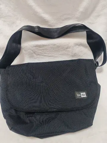 [새상품급] NEW ERA 뉴에라 숄더백