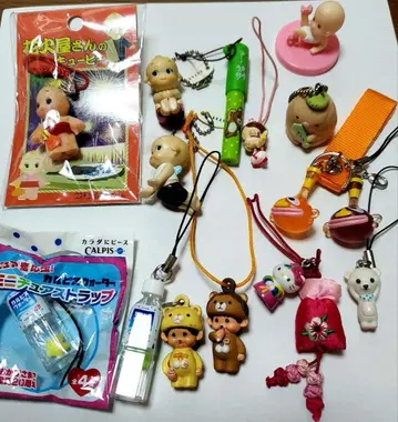 헤이세이 레트로 스트랩 키링 큐피 몽치치 키티 스밋코