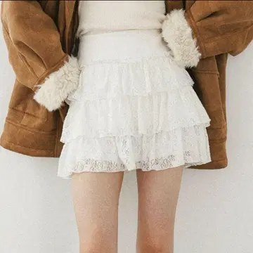Heather 레이스 절개 프릴 미니 스커트
