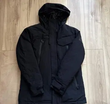 TATRAS 블랙 다운 자켓 후드 부착