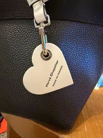 에르베샤 펠리에 가죽 참 하트 블랑(화이트)