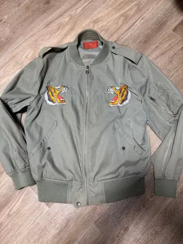 AVIREX L-2 플라이트 자켓 수베니어 자켓