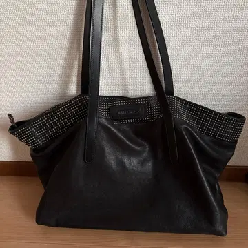 지미추 블랙 가죽 스터드 토트백
