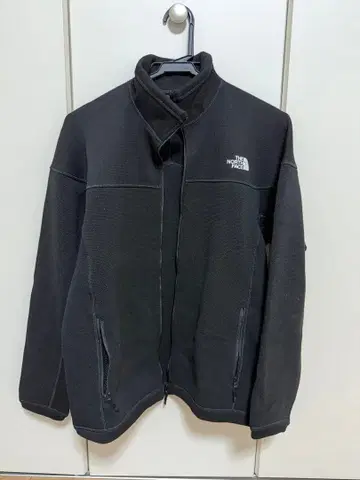 THE NORTH FACE 블랙 마운틴 테크 스웨터