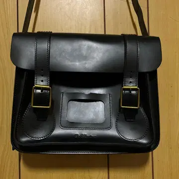 닥터 마틴 블랙 숄더백