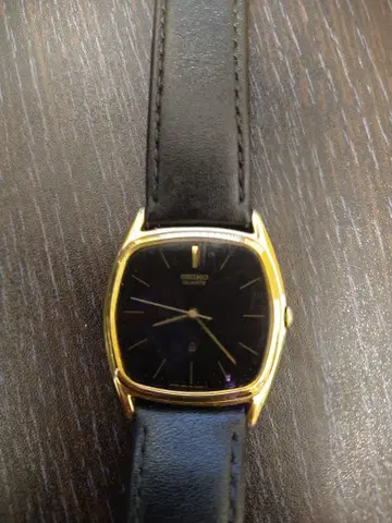 SEIKO 블랙 다이얼 블랙 벨트 골드