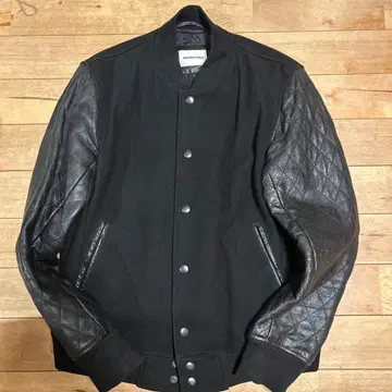 몽키타임 바시티 자켓