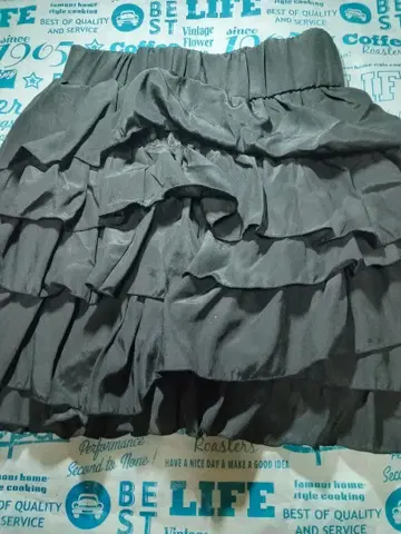 [첫 판매] 블랙 프릴 미니 플레어 스커트