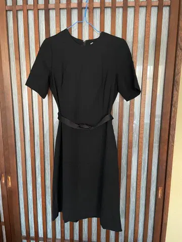 Varna 블랙 원피스 수트 (허리 벨트 포함)