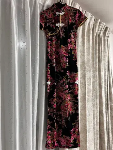 롱 차이나 드레스 블랙 베이스 꽃무늬 반팔 양면 패턴 L 사이즈