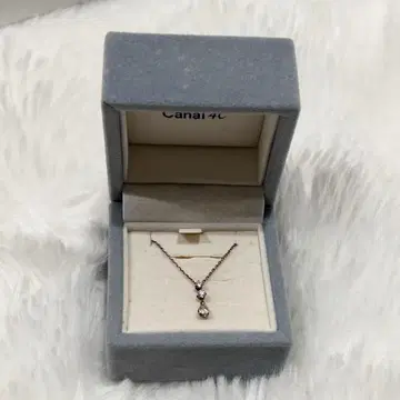 다이아몬드풍 목걸이 실버색 가격 인하 가능