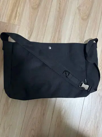 PACKING GLR 뉴스 페이퍼 숄더백 V2 블랙