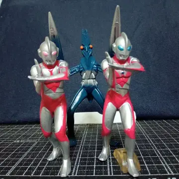 울트라맨 파워드 피규어 3체 세트