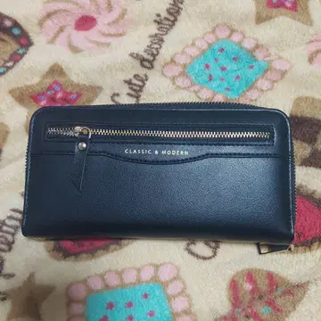 CLASSIC & MODERN 네이비 장지갑