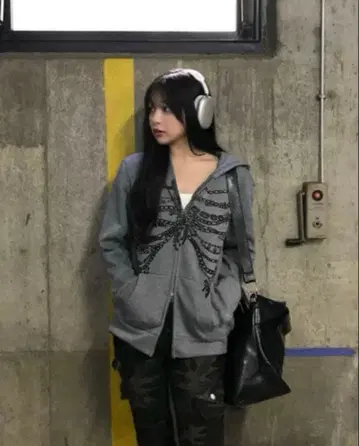 emmy 트위스터 로고 더블 지퍼 후드티