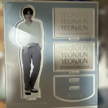 YEONJUN 아크릴 스탠드 TOMORROW X TOGETHER