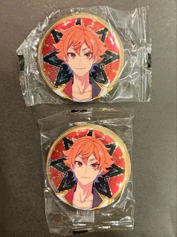 에이스 트라포라 트위스티드 원더랜드 캡슐 캔뱃지 2개 세트