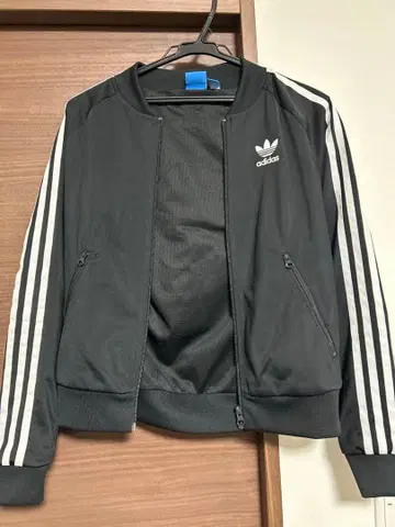 adidas 블랙 스트라이프 저지