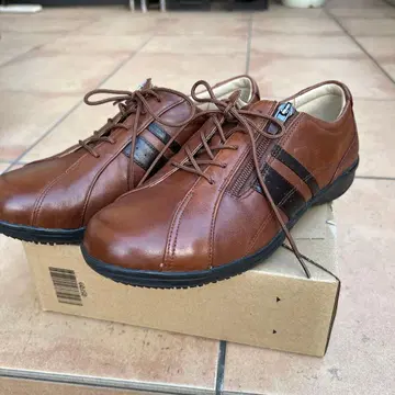 하이드로테크 발편한 가죽 신발 24EEEE 스마트 경량