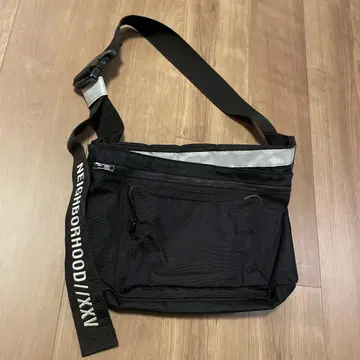 NEIGHBORHOOD 메신저 백 로고 자수