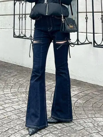 RESEXXY 컷 아웃 리본 데님 팬츠