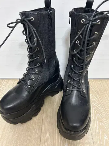 통굽 레이스업 부츠 M 블랙