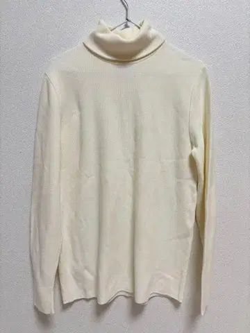 UNITED TOKYO 아이보리 터틀넥 스웨터 사이즈 1