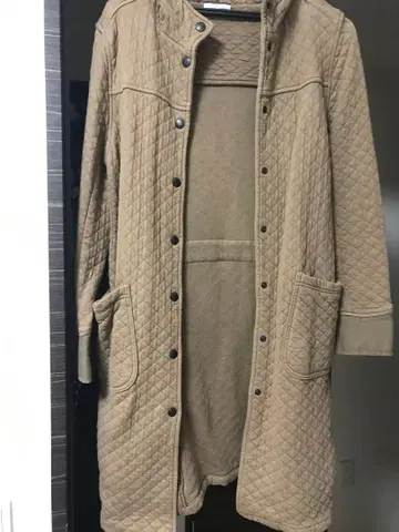 아멘 퀼팅 자켓 후드 부착