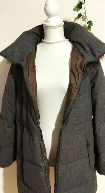 [컨디션 최상] 브루넬로쿠치넬리 다운 코트 모니레 40 L