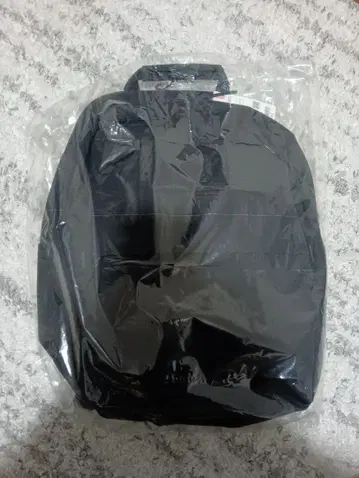 미사용 새상품 유니클로 UNIQLO 기능성 백팩 블랙 검정