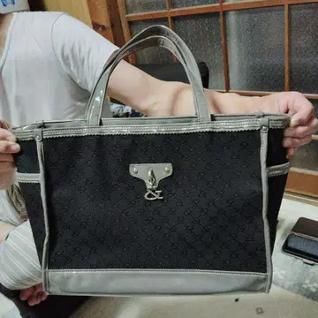 [핑키&다이앤] 블랙/실버 토트백 합성 피혁