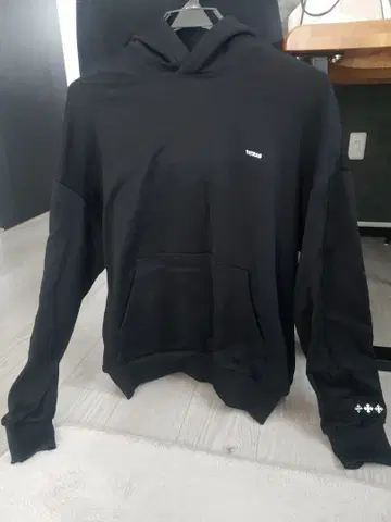 TATRAS AGUILA 블랙 후드티