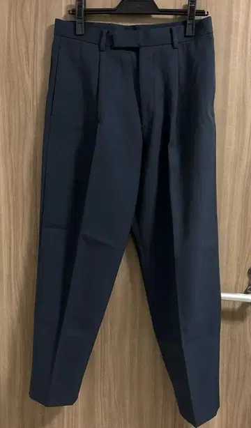 다크 블루 슬랙스 센터 프레스