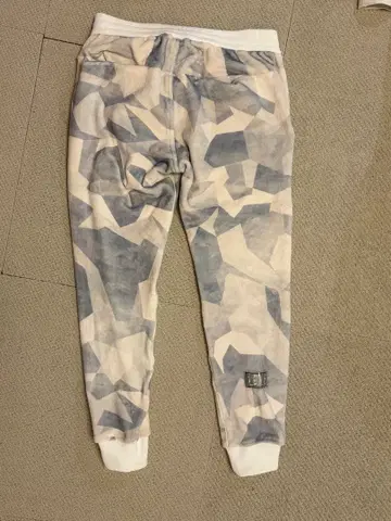 AKM 스웨트 팬츠 M 사이즈