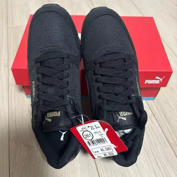 PUMA 블랙 스니커즈 22.5cm
