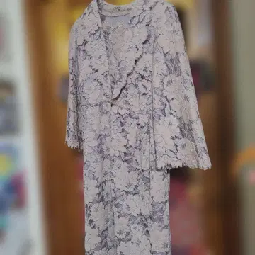 연보라색 레이스 플라워 원피스