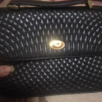 블랙 퀼팅 숄더백