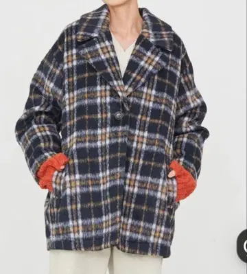 체크 코쿤 미디 코트