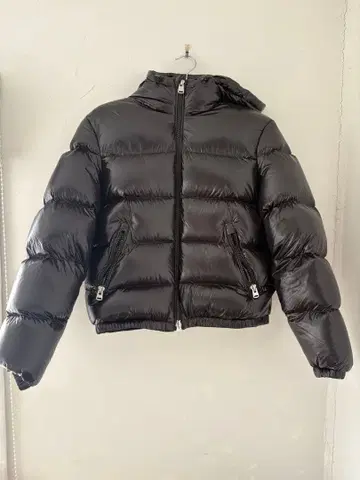 ZARA 블랙 다운 자켓 XS