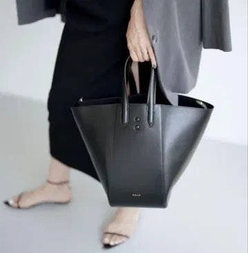 X NIHILO 가죽 토트 버킷 백