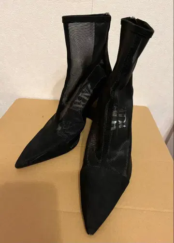 [ ZARA ] 새상품급 부츠 스켈레톤 시스루