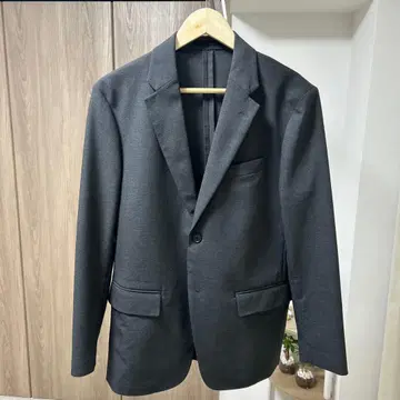 유니클로 감동 자켓 다크 그레이 M 사이즈