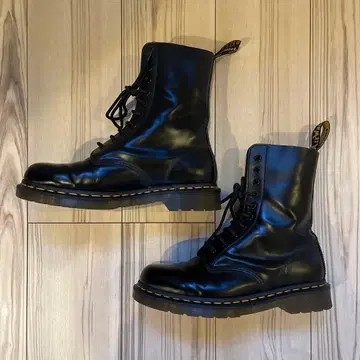 닥터마틴 1490 10홀 부츠 US8