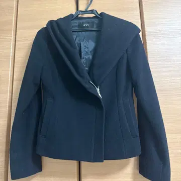 VICKY 후드 부착 블랙 재킷