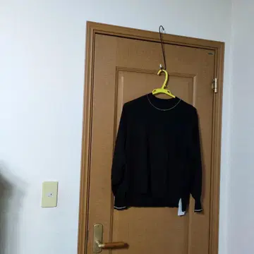 리플렉트 긴팔 니트