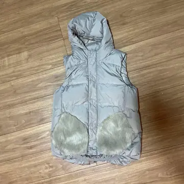 그레이 후드 부착 다운 베스트 LATO CALLE