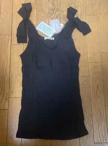 [택 포함] 어깨 리본 탱크 아마벨 블랙 탱크탑 어깨 리본