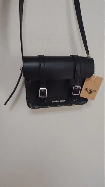 Dr.Martens 7인치 사첼백