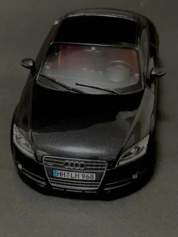 아우디 TT 블랙 미니카 1/18